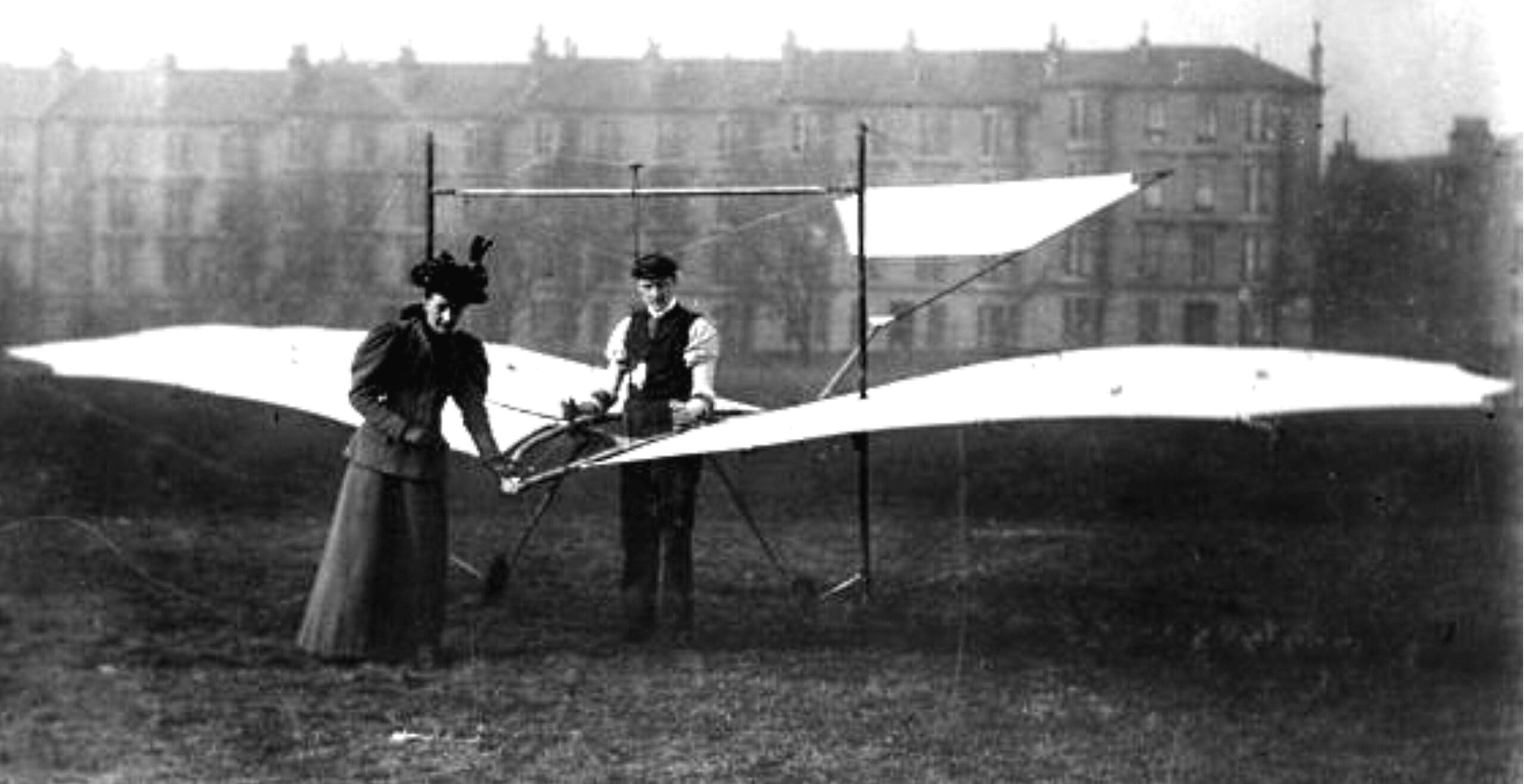 Percy Pilcher with his Hawk glider in Scotland